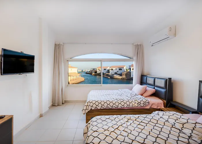 Aden - Sea View - أجانب فقط Oda ve Kahvaltı