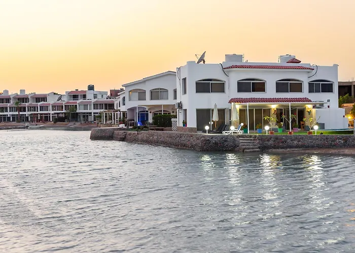 Oda ve Kahvaltı Aden - Sea View - أجانب فقط *