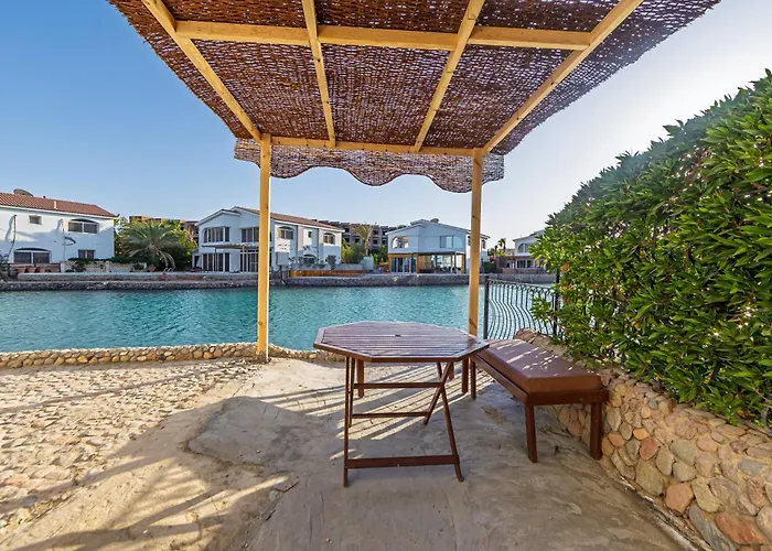 Oda ve Kahvaltı Aden - Sea View - أجانب فقط *